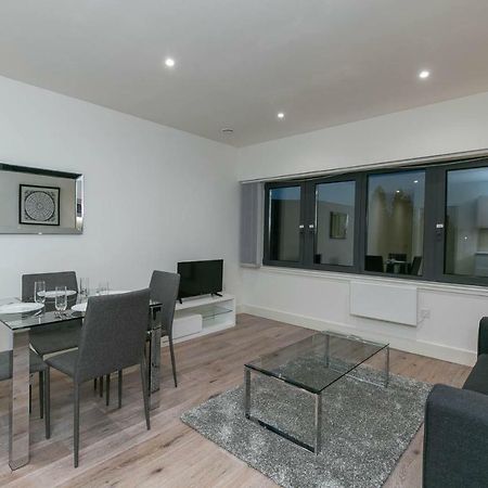 Deluxe Apartments By Heathrow Harmondsworth Exterior foto