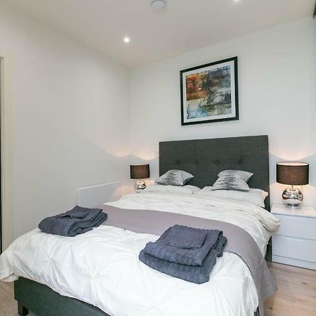 Deluxe Apartments By Heathrow Harmondsworth Exterior foto