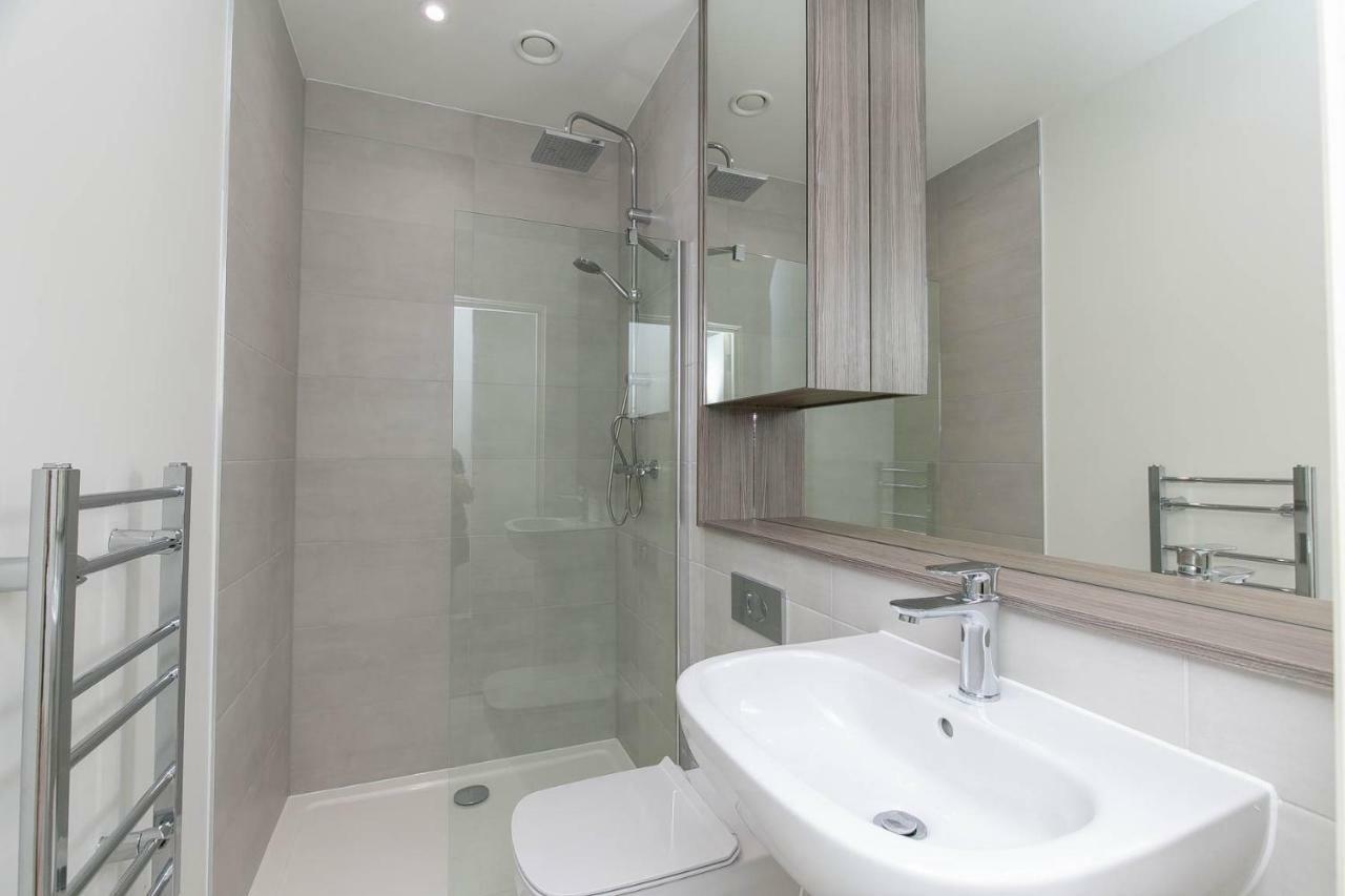 Deluxe Apartments By Heathrow Harmondsworth Exterior foto