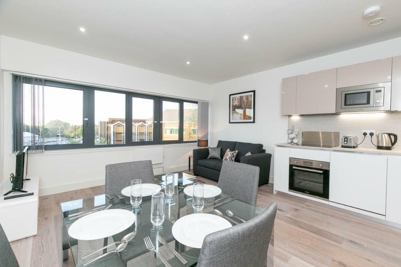 Deluxe Apartments By Heathrow Harmondsworth Exterior foto
