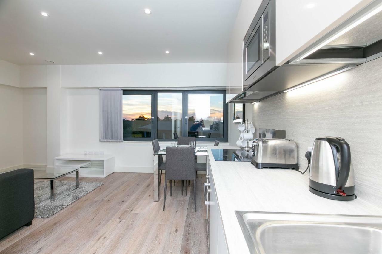 Deluxe Apartments By Heathrow Harmondsworth Exterior foto