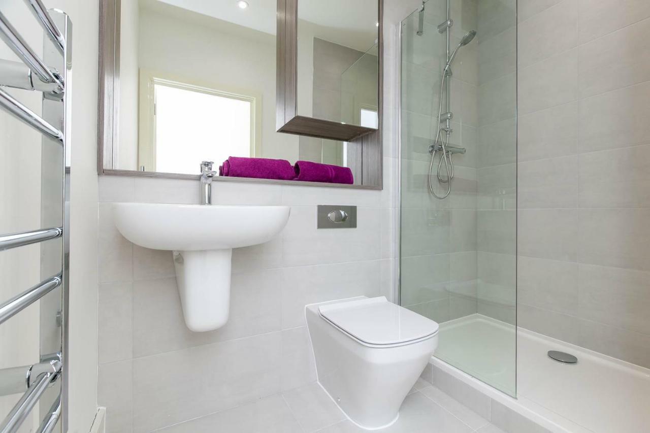 Deluxe Apartments By Heathrow Harmondsworth Exterior foto