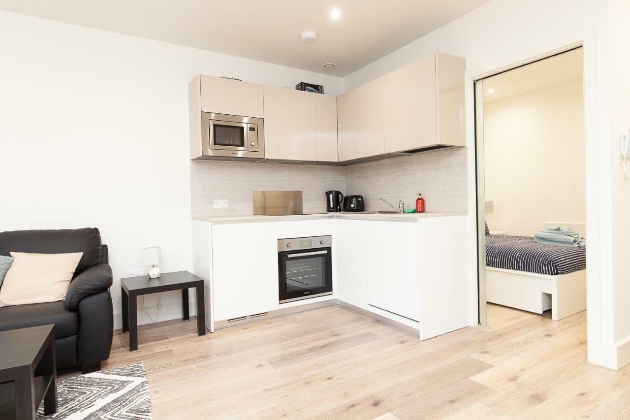 Deluxe Apartments By Heathrow Harmondsworth Exterior foto