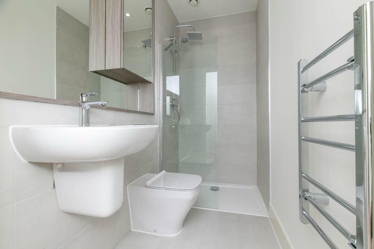 Deluxe Apartments By Heathrow Harmondsworth Exterior foto