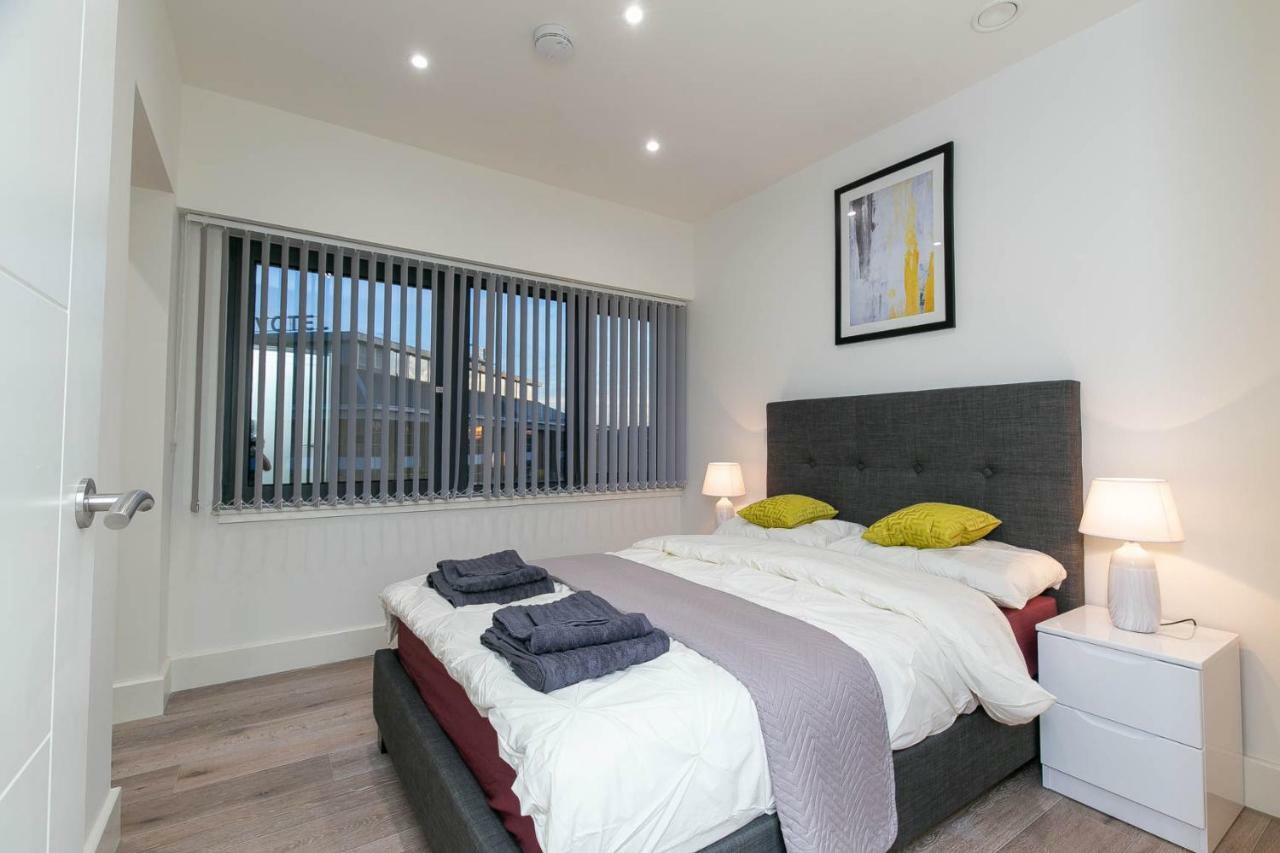 Deluxe Apartments By Heathrow Harmondsworth Exterior foto